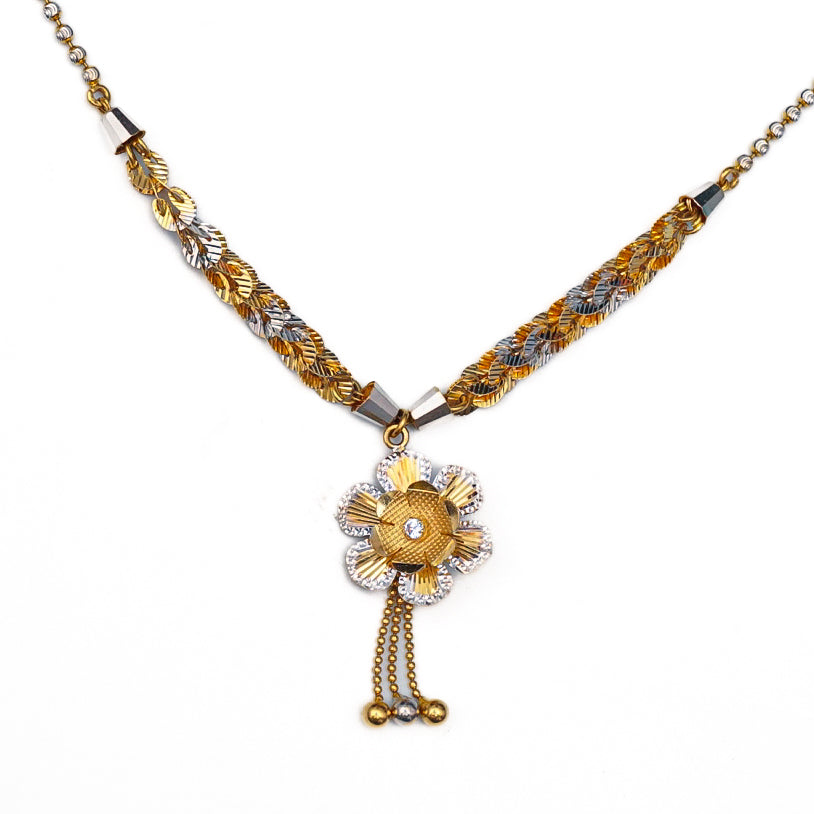 "Bloom in Gold: The Perfect Flower Pendant Chain"